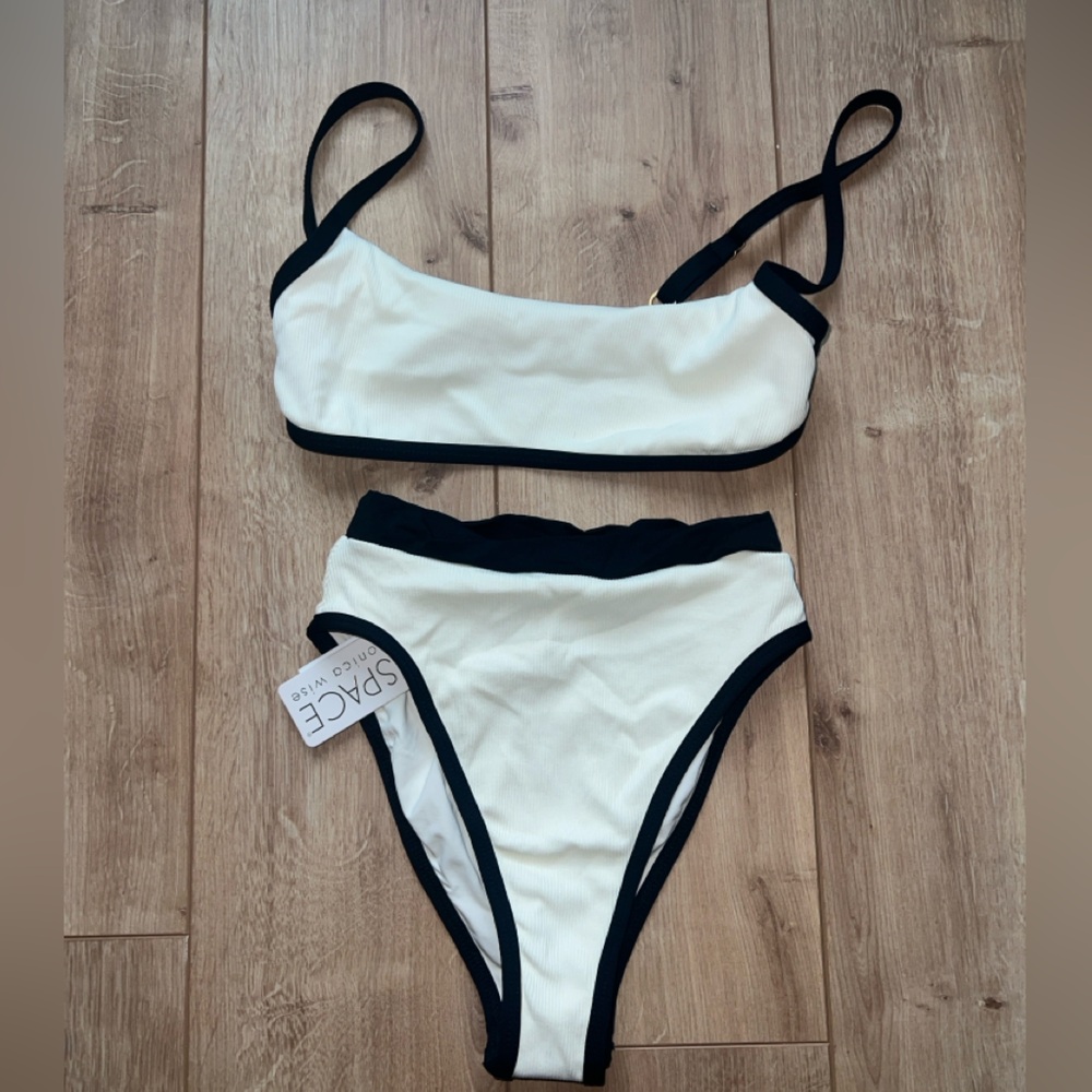 [NEW W/ TAGS] L*Space Ridin High Ribbed Bikini Top + Frenchi Bottom